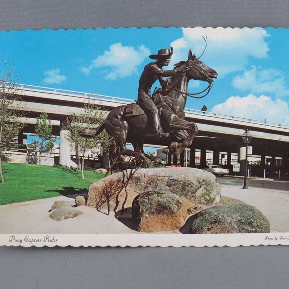 Vintage Postcard - The Pony Express Statue Sacramento - Dexter Press - Picture 4 of 4